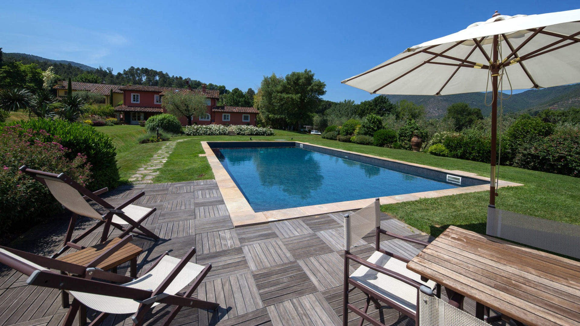 bazeny-brandejsky.cz